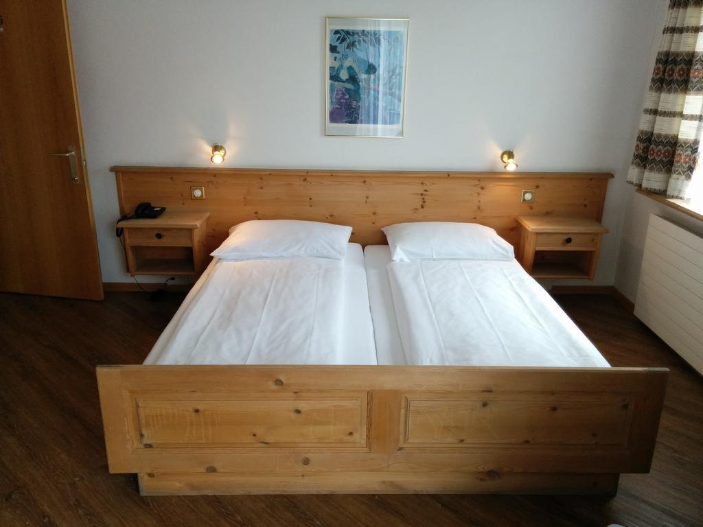 Hotel Terminus Samedan Oda fotoğraf