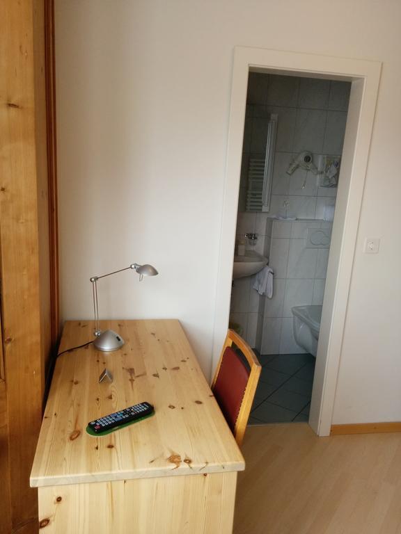 Hotel Terminus Samedan Oda fotoğraf
